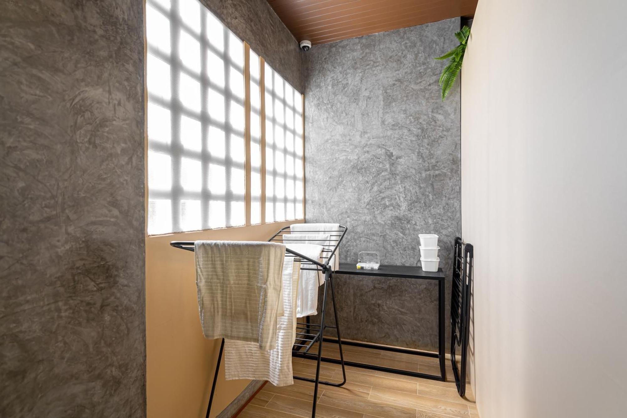 Mitsu Guesthouse Karon Bagian luar foto