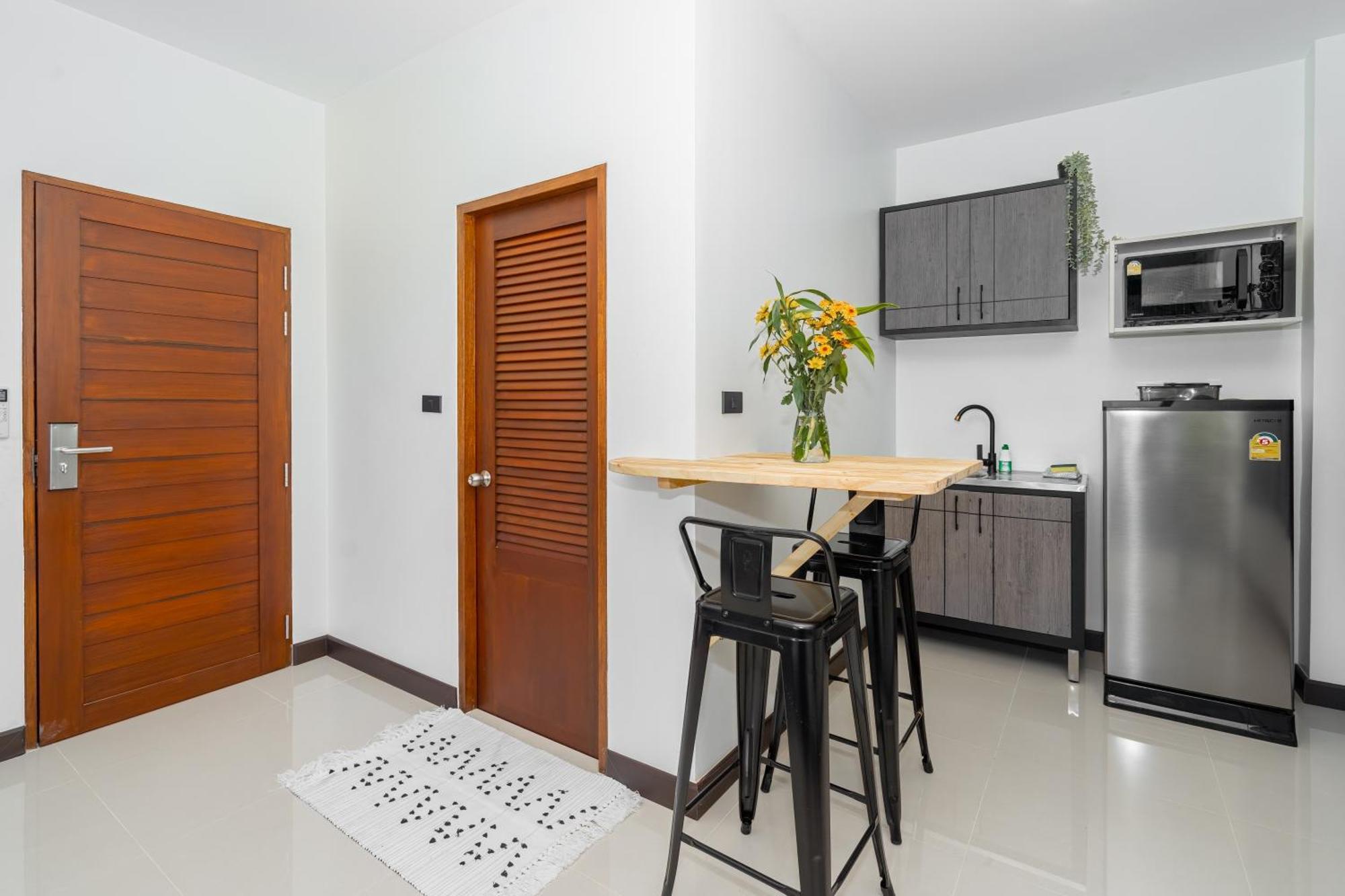 Mitsu Guesthouse Karon Bagian luar foto