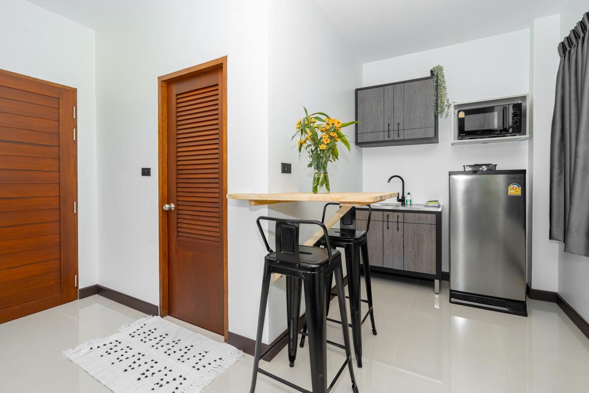 Mitsu Guesthouse Karon Bagian luar foto