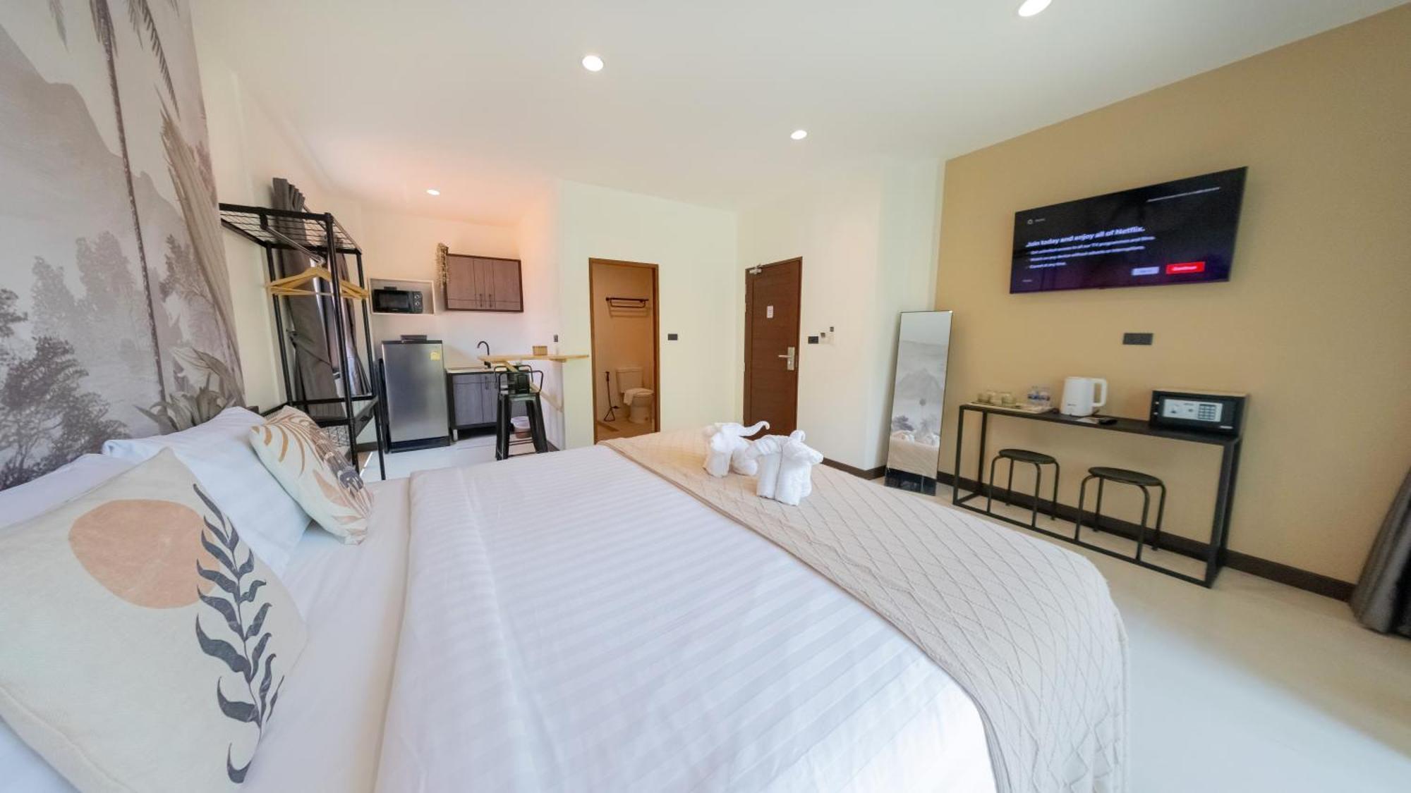 Mitsu Guesthouse Karon Bagian luar foto